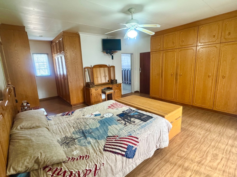 4 Bedroom Property for Sale in Flamwood North West